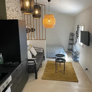 https://petite-maison-typique-de-ville-marseille.fr-provencehotel.com